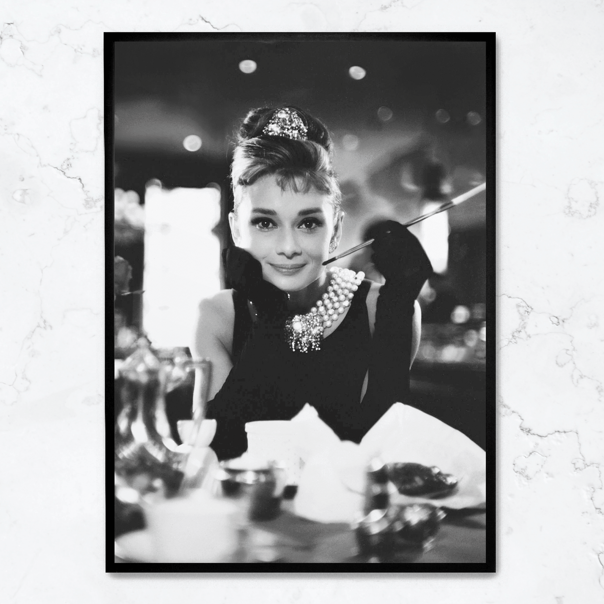 Audrey Hepburn Poster | Breakfast at Tiffany's | Vintage Film Muurdecoratie | Hollywood Legend Wanddecoratie | Classic Movie Icon Print voor Tijdloze Schilderijen | Huis Decoratie