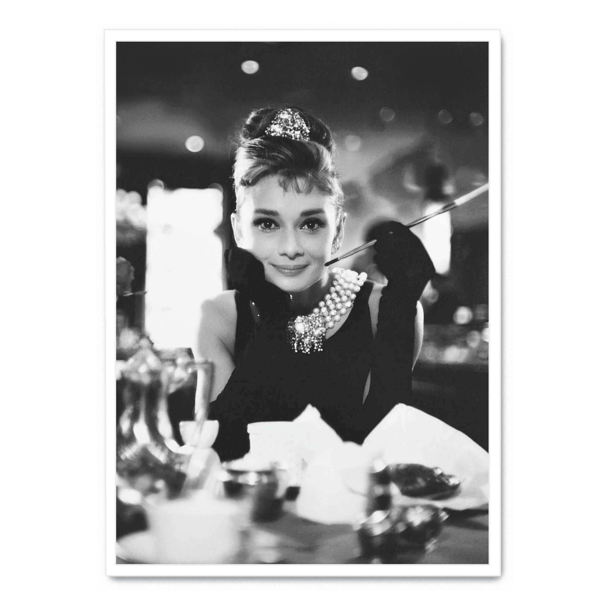 Audrey Hepburn Poster | Breakfast at Tiffany's | Vintage Film Muurdecoratie | Hollywood Legend Wanddecoratie | Classic Movie Icon Print voor Tijdloze Schilderijen | Huis Decoratie