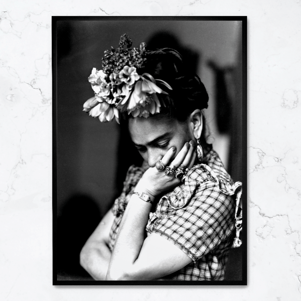 Frida Kahlo Portret | Bloemen Accenten | Muurdecoratie | Mexicaanse Kunst | Posters | Heldere Kleuren | Wanddecoratie