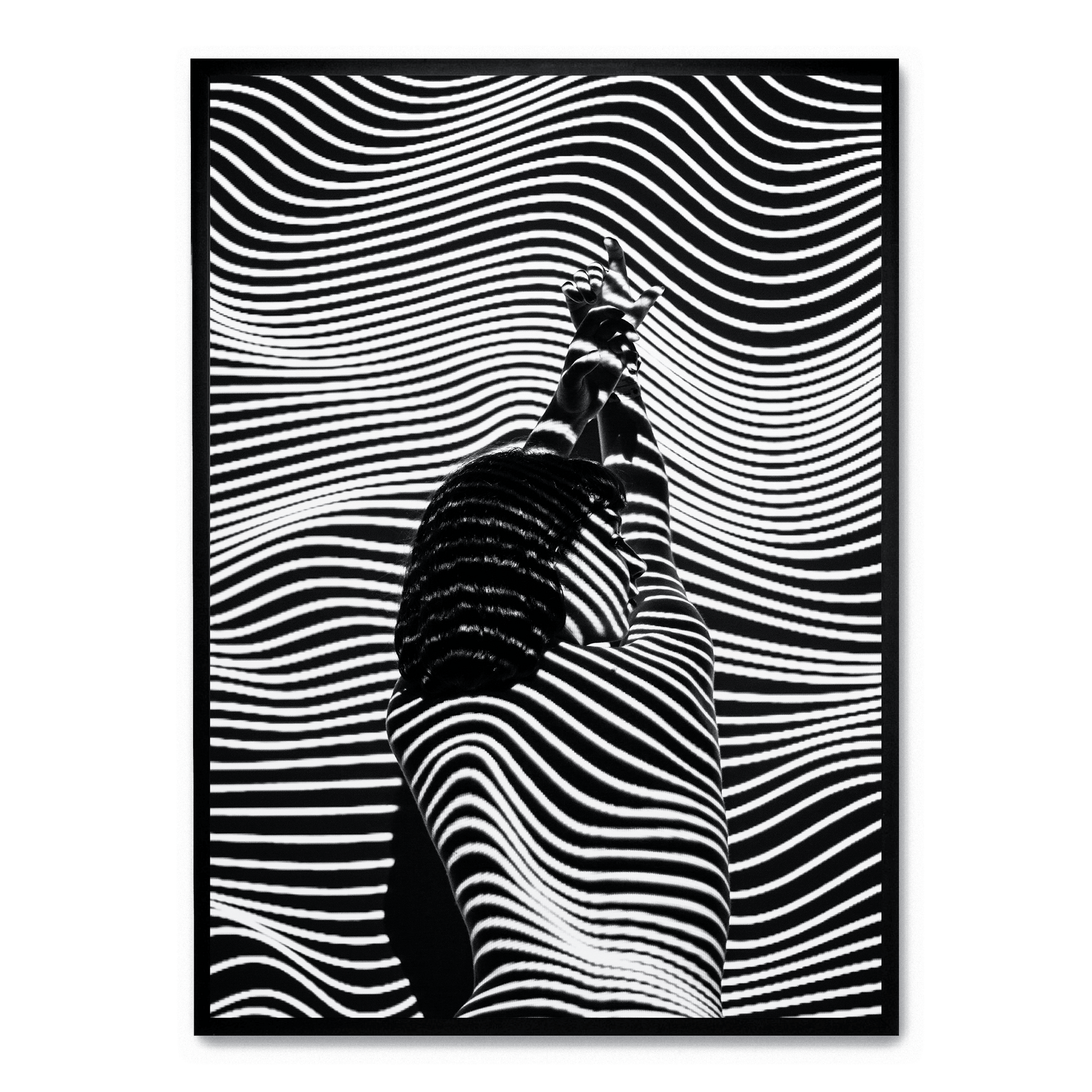 Girl with Striped Pattern | Muurdecoratie | Wanddecoratie voor thuis | Posters | Kunst aan de muur
