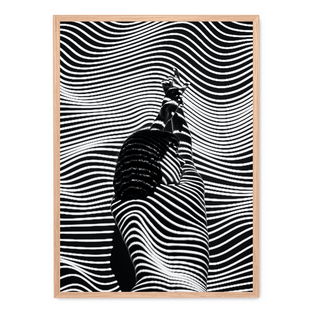 Girl with Striped Pattern | Muurdecoratie | Wanddecoratie voor thuis | Posters | Kunst aan de muur