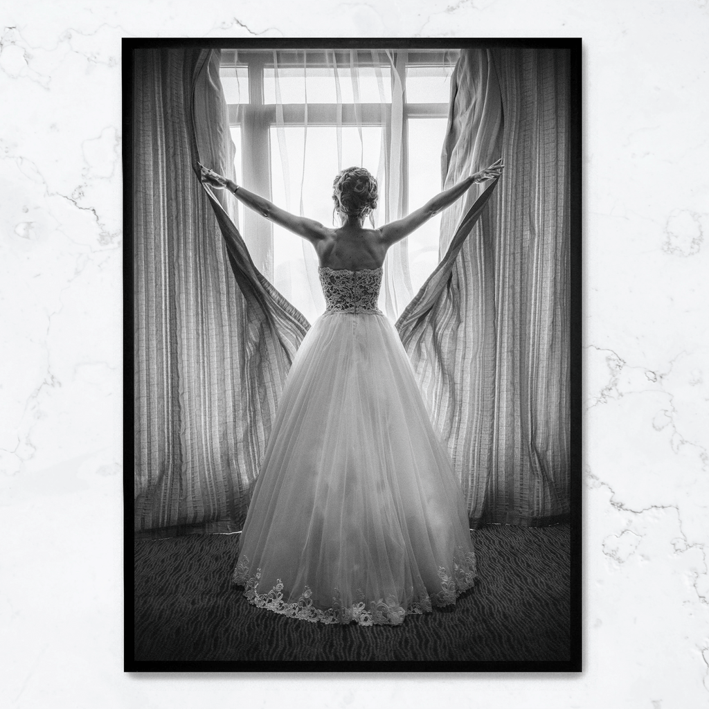 Girl Looking Out of Window | Muurdecoratie | Posters Wanddecoratie | Schilderijen | Canvas Kunst