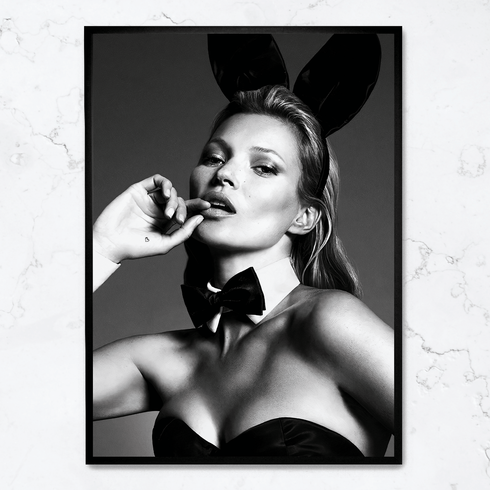 Kate Moss Bunny | Muurdecoratie | Zwart-wit Schilderijen | Fashion Icon | Wanddecoratie | Modern Naakt Poster