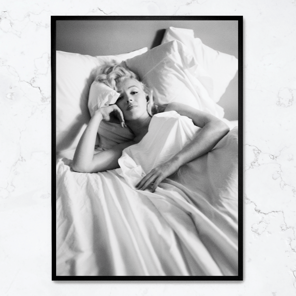 Marilyn Monroe | Iconic Bedroom Scene | Vintage Muurdecoratie | Hollywood Glamour Wanddecoratie | Posters voor Huisdecor
