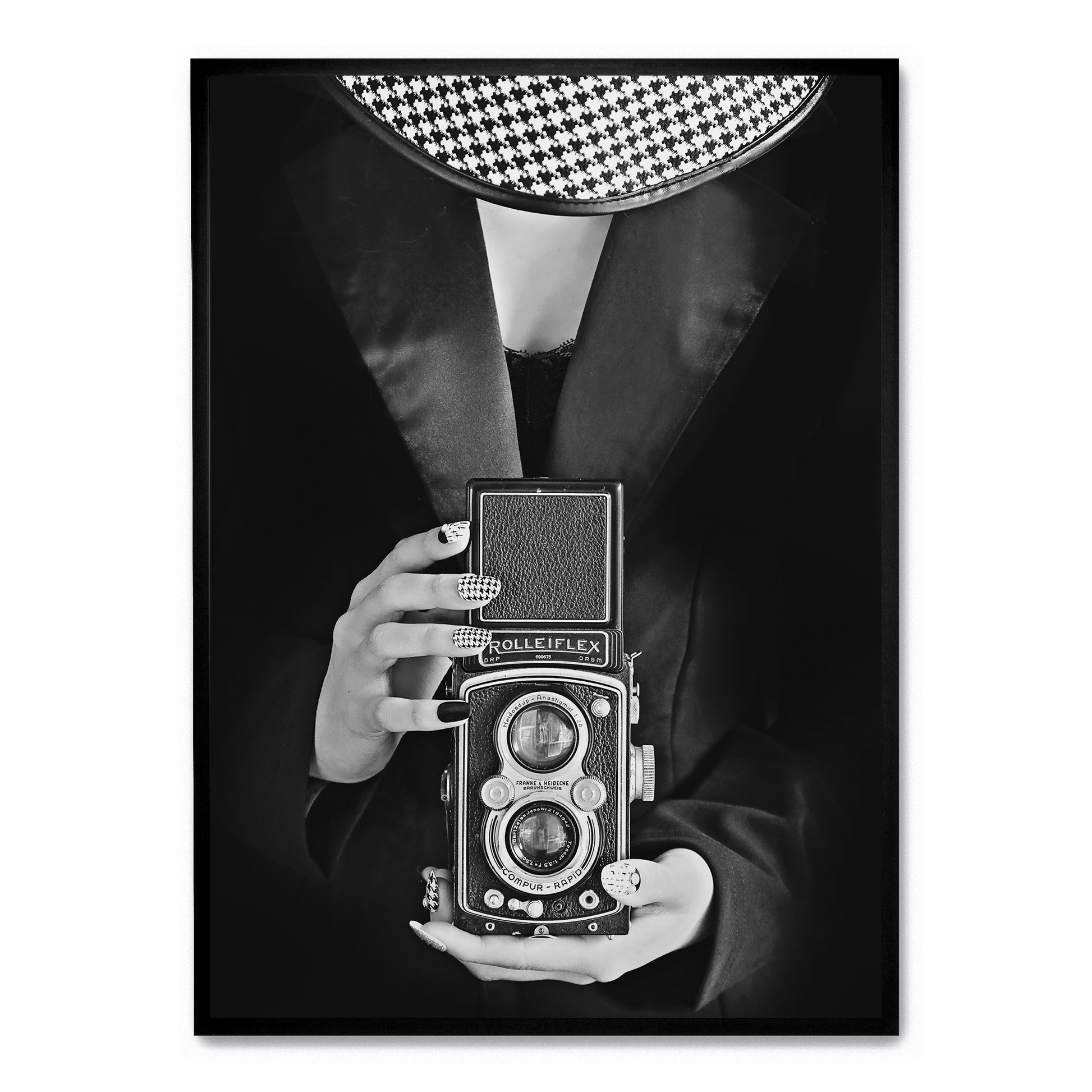 Woman With Camera | Muurdecoratie | Vintage Style Portret | Wanddecoratie Poster | Fotografie Kunst