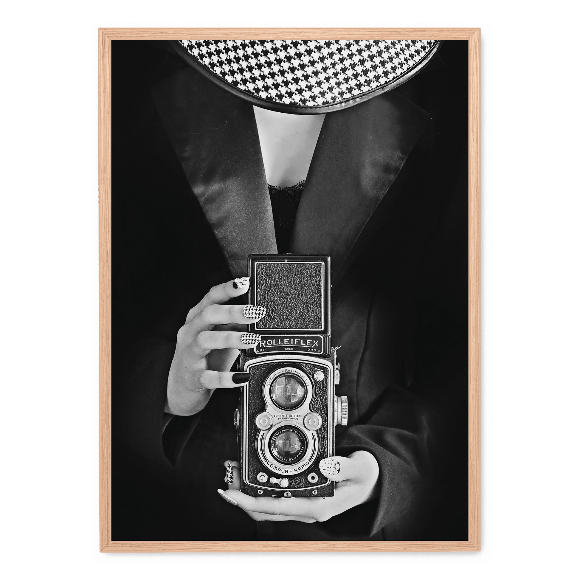 Woman With Camera | Muurdecoratie | Vintage Style Portret | Wanddecoratie Poster | Fotografie Kunst