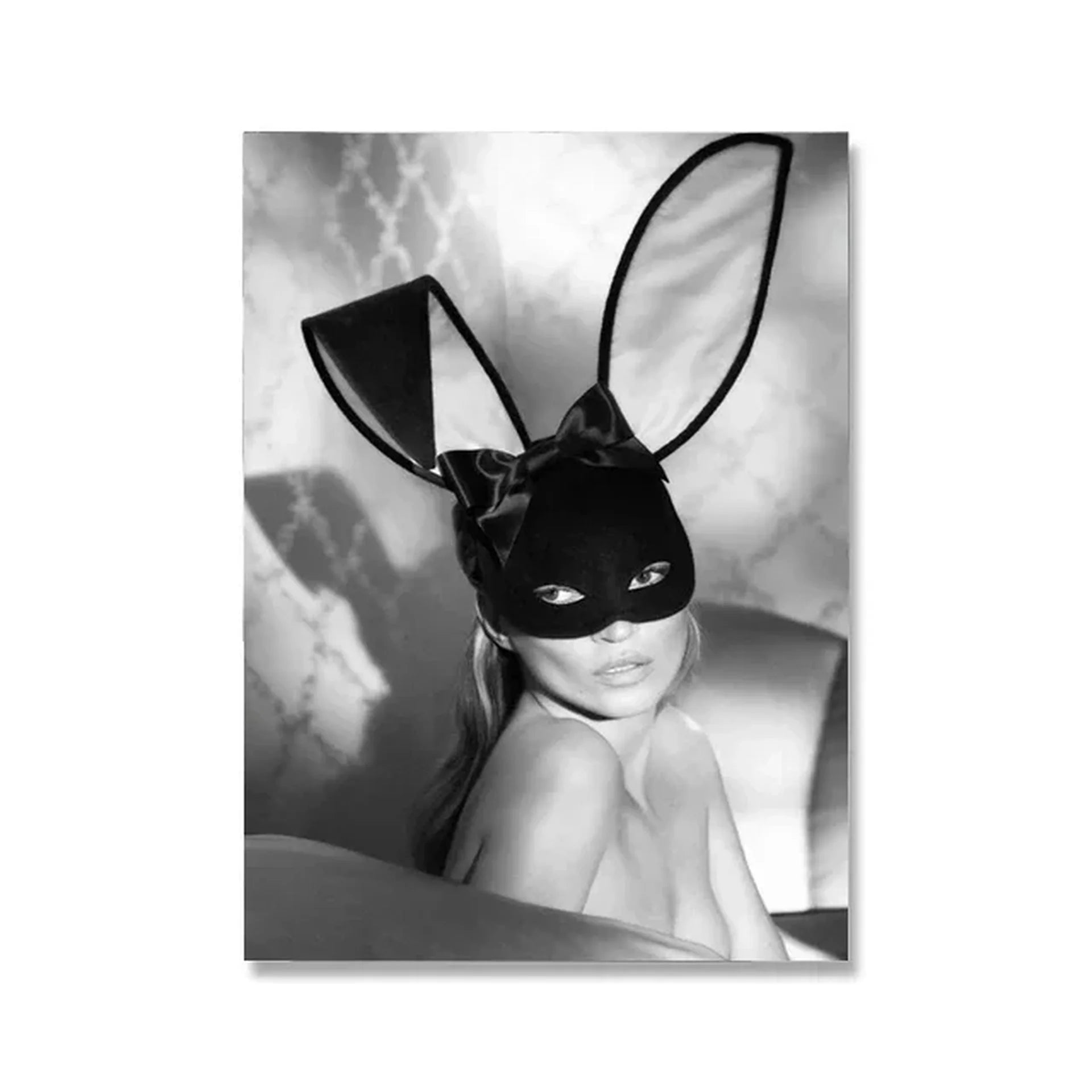 Kate Moss Supermodel | Mysterious Bunny | Muurdecoratie voor woonkamer | Posters & Schilderijen | Wanddecoratie