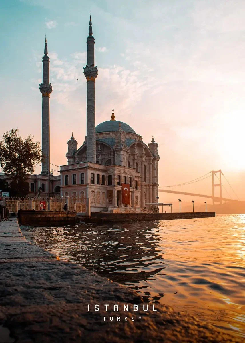 Ortakoy Mosque poster | Istanbul Wanddecoratie | Constantinople Muurdecoratie | Schilderijen van Turkije | Iconisch Muurkunst aan de Bosporus