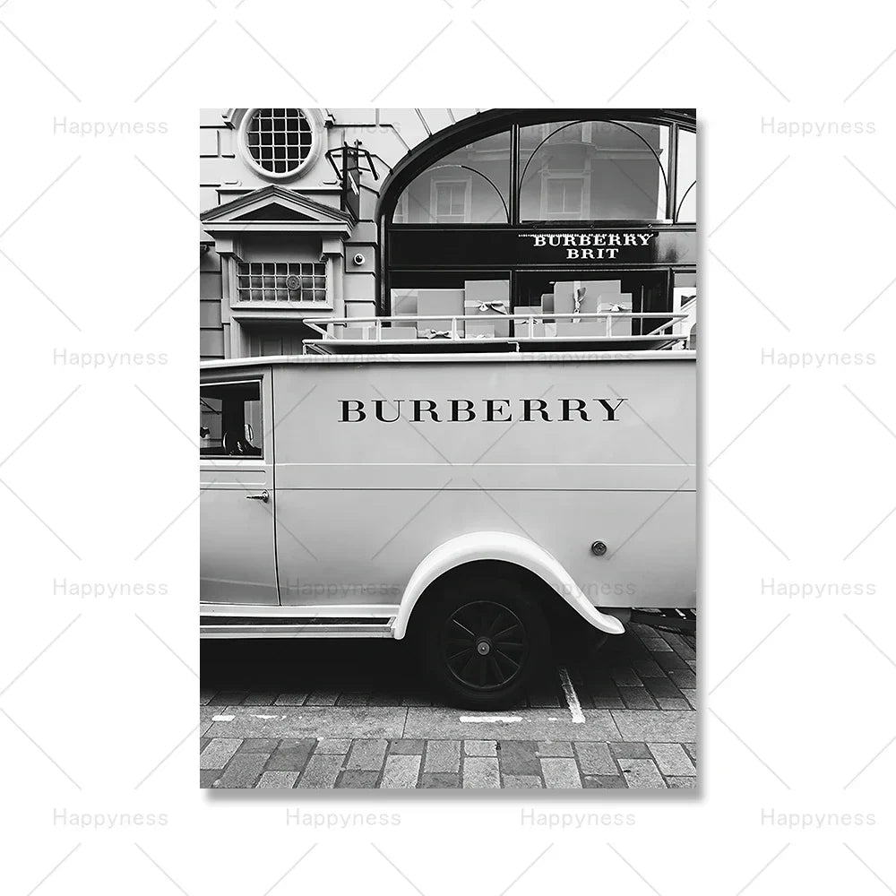 Burberry | Timeless Style Poster | Luxe Muurdecoratie | Elegante Wanddecoratie | Designer Print