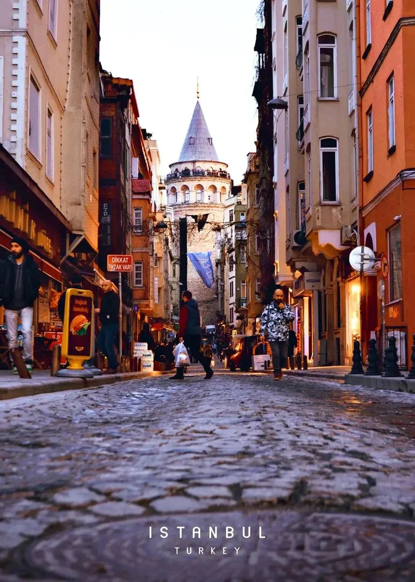 Galata Tower Street View | Istanbul Constantinople | Muurdecoratie | Wanddecoratie | Posters | Schilderijen | Canvas kunst