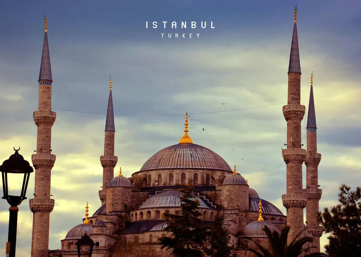 Sultan Ahmed Mosque | Posters | Muurdecoratie | Wanddecoratie | Dusk Over The Majestic Blue Mosque | Istanbul | Iconische Schilderijen Turkije