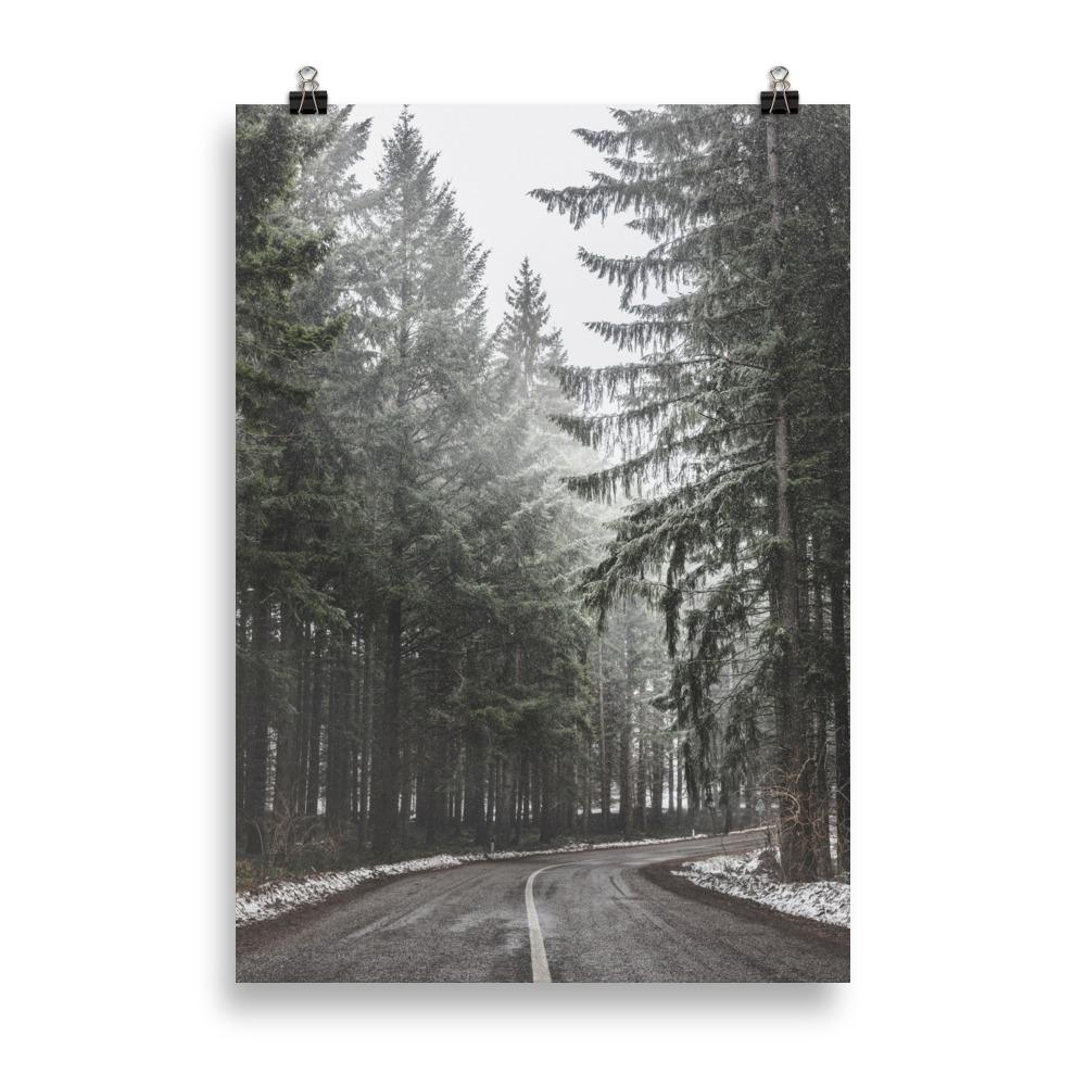 Winter Mountain Road Poster | Muurdecoratie | Landschap Inspiratie | Schilderijen | Naturel Wanddecoratie | Winter Wonderland | Reizen Inspiratie | Premium Print